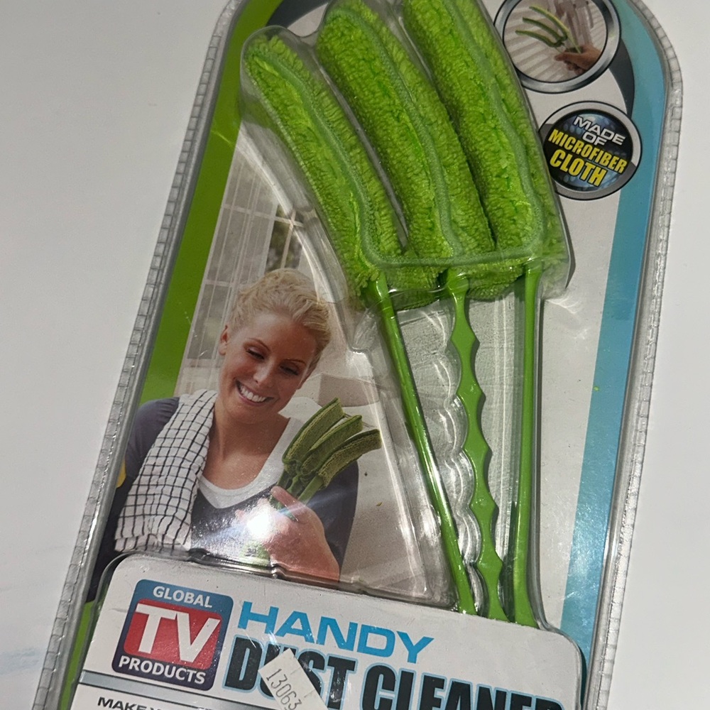 Handy Dust Cleaner with Microfiber Cloth
